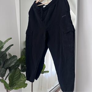 Aritzia Women's Black Sweat Fleece Wide Leg Cargo Jogger MEGA FIT